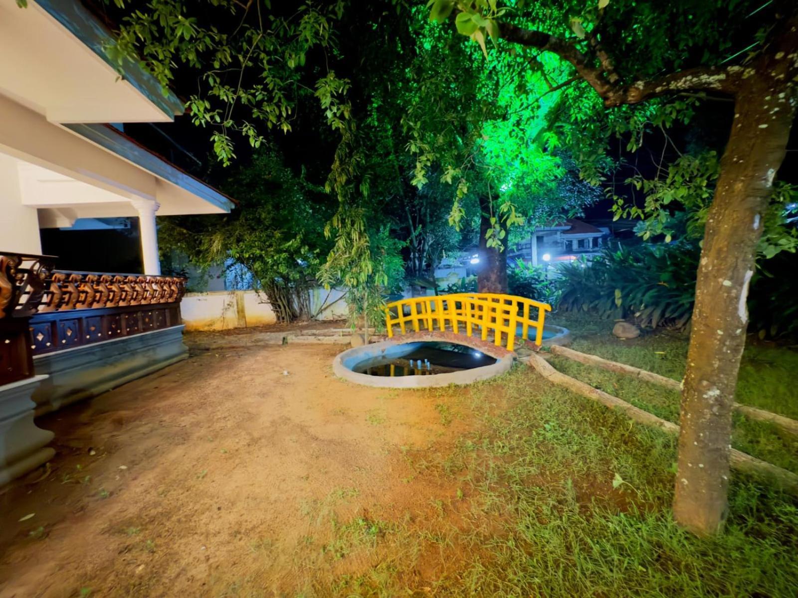 Dream Palace Alappuzha Exterior photo